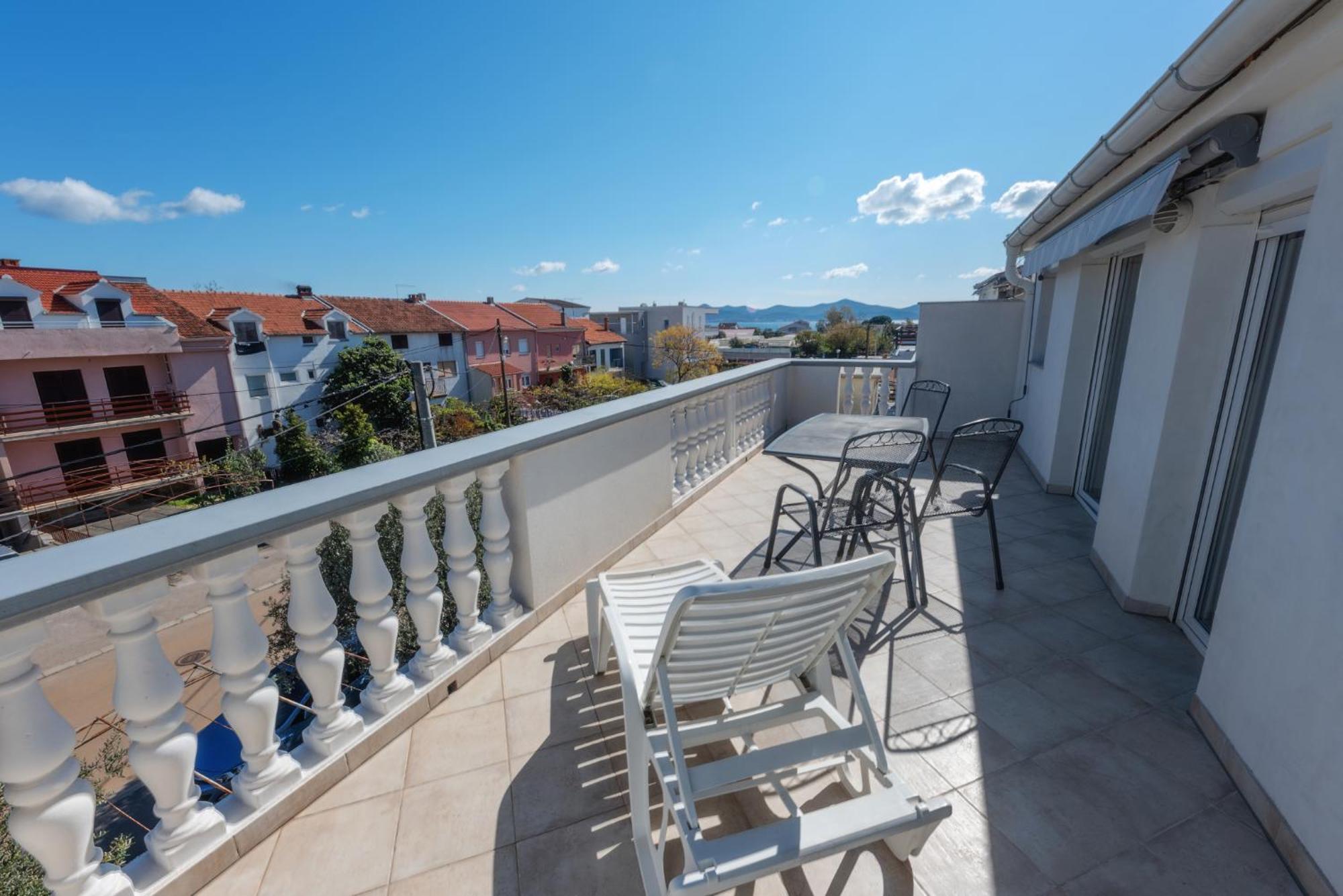 Perica Apartment And Perica Room With Separate Entrance Zadar Exteriér fotografie